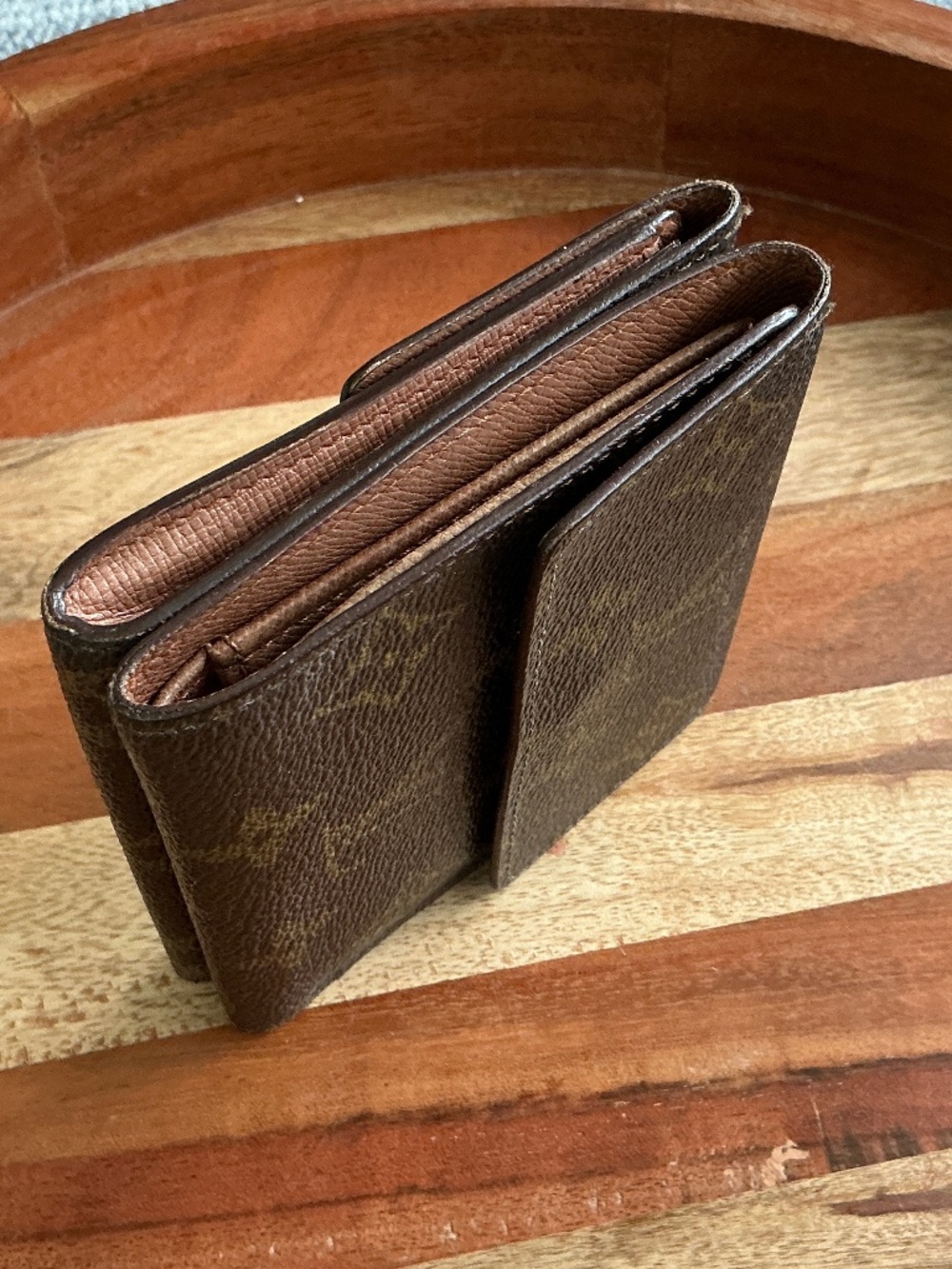 Louis Vuitton Monogram Medium Size Trifold Wallet - Picture 9 of 17